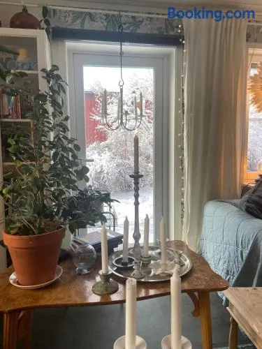 Private house in central Umeå with many bedrooms - Image 1