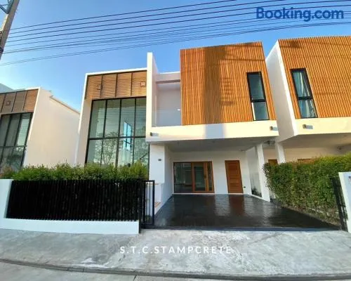 Modern House Uprompt Chiangmai - Image 1