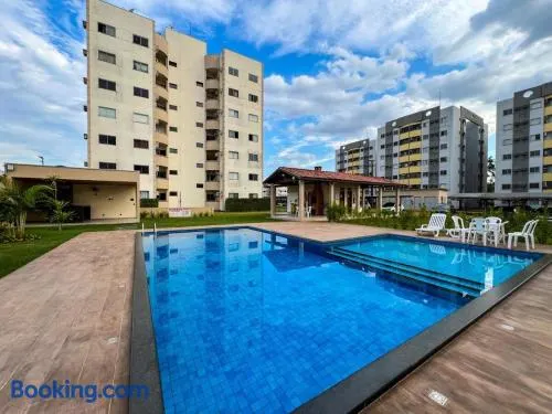 Apartamento em Condomínio Proximo ao Shopping - Image 1