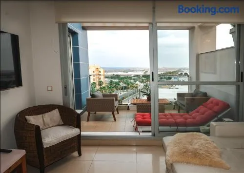 Apartamento Deluxe: hidromasaje, terraza y vistas. - Image 1