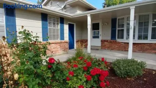 Broomfield Home - Image 1