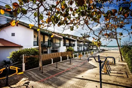 Duplex No 03 de 4 quartos frente ao mar - Image 1