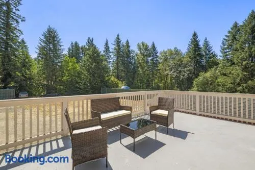 Redmond Country Retreat 3BR 2BA Near Woodinville Seattle - Image 1