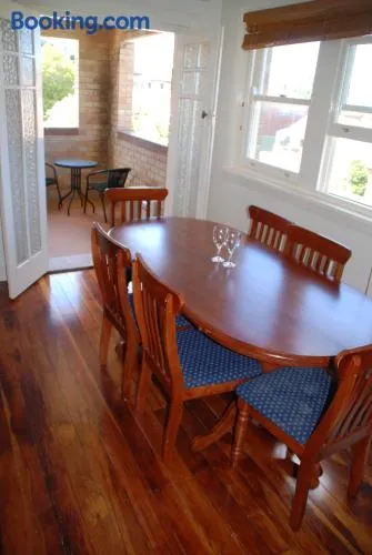Accommodation Sydney Rockdale - 2 Bdr Pet Friendly Budget Apartment - Image 1