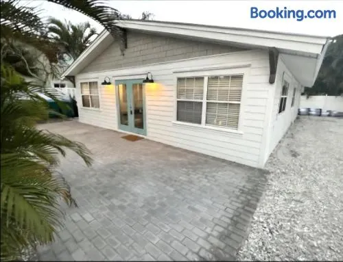 Cozy Beach House-Family - Image 1