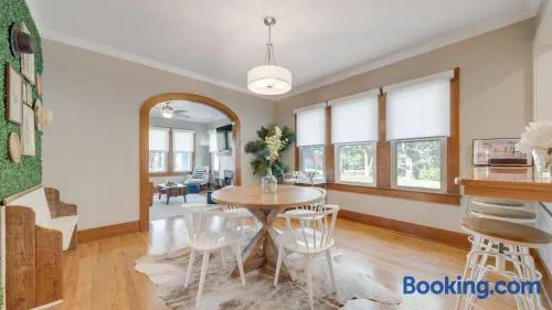 The Blue House -Historic-Updated-Walkable - Image 1