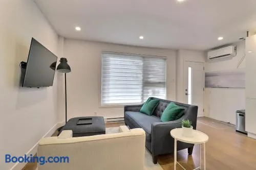 Home away from home, 2 BDRs near metro,8 mins to DT - Image 1