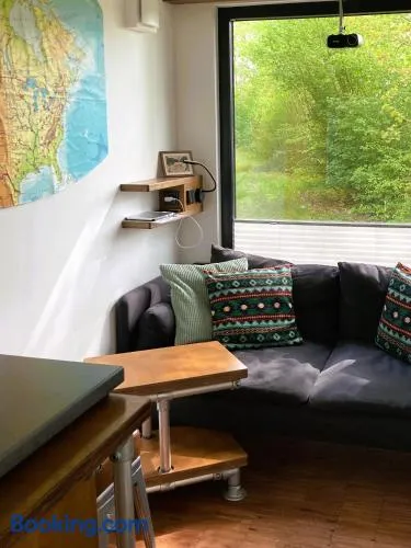 Tiny House im Seecontainer mit Parkplatz, Glasfaser, Veranda und gehobener Ausstattung - Image 1