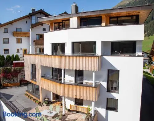 Apart Chamins - Image 1