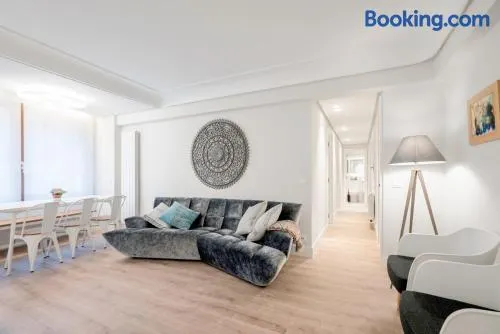 Apartamento Zurriola Luxury - Surf Beach con aire acondicionado - Image 1