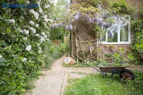 NEW Peaceful Kent Escape,10 mins to Faversham - Image 1