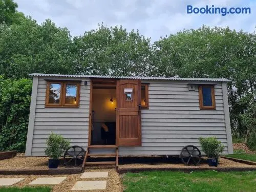 The Owls Rest Shepherds Hut Hethel - Image 1