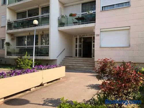 Studio-Champagne Lanson-Proche Hôpitaux-Universités-Parc Léo Lagrange - Image 1