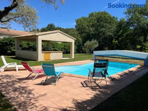 Charmante maison avec piscine dans le Vaucluse - Image 1