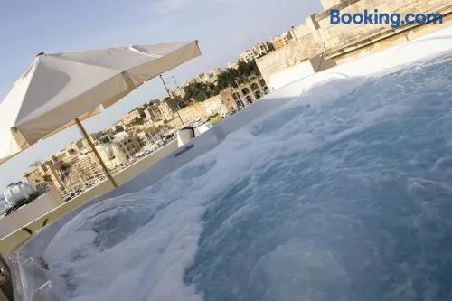 Birgu Lodge ground floor with Jacuzzi 0 - Image 1
