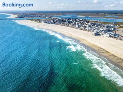 Luxury Suite in the Heart of Hamptons South Beach! - Image 1