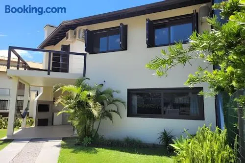 Casa Morrinhos 01 - Image 1