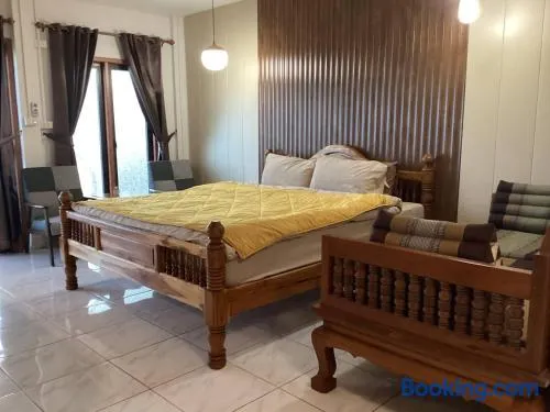 Baan Khunsri Guesthouse - Image 1