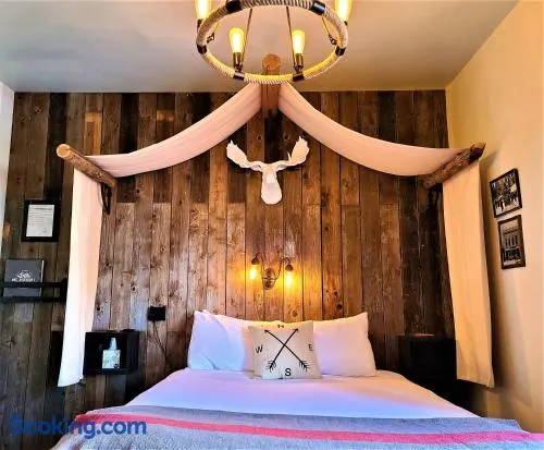 Mrs. Anderson's Lodging - Image 1