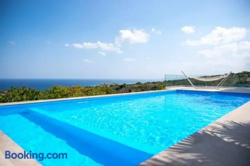 Infinity Villa with Pool, BBQ and Ping-Pong Table, 2km from the beach - Image 1