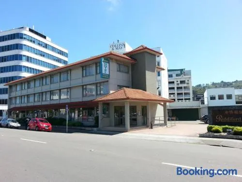 Riddiford Hotel - Image 1
