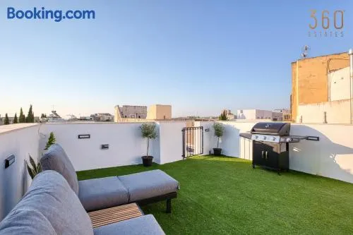 Charming Restored Townhouse with Rooftop Terrace & BBQ - Attard - Image 1