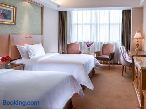 Vienna International Hotel - Long Hua Wan Zhong Cheng Branch - Image 1