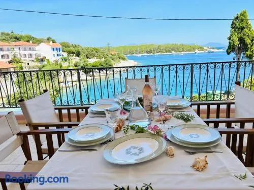 Paradise House Apart2, 5min walking distance to Fiskardo center - Image 1