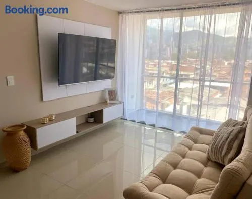 RentalsOP AN04 Apartamento con balcon cerca al CC Plaza Arrayanes Excelente vista - Image 1