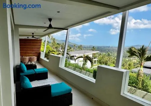 Seaview 2 bedroom Condo 120sqm shared pool gym private infra-red sauna - Image 1