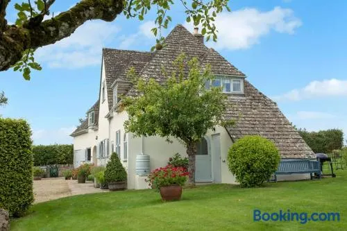 Cotswold Stable Cottage - Image 1