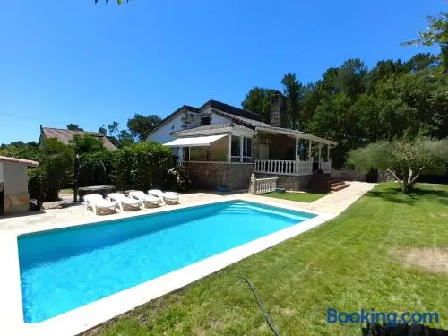 Casa con barbecue, giardino e piscina privata | Vista sul giardino | Adatta per il telelavoro - Image 1