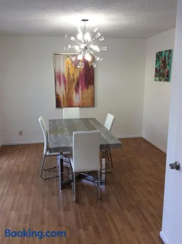 Modern spacious home close to Universal studio & Hollywood for 11 - Image 1