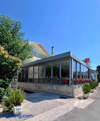 Hotel Max - Image 1