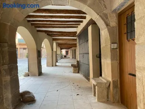 Quiet apartment in the heart of town with a large terrace l'Abatanador - Image 1
