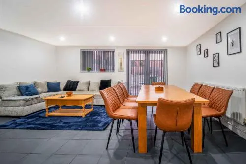 7 Bed House - Close to A46 - Image 1