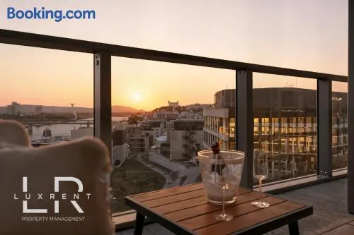 Golden Suite, RIVER&OLD TOWN VIEW, FREE Parking - Image 1