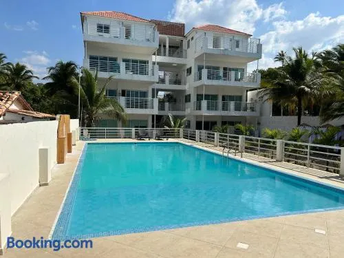 ESPECTACULAR APARTAMENTO FRENTE AL MAR Confort Gastronomía y Conectividad en Coveñas - Image 1
