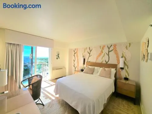 Ocean View Room at Ala Moana Hotel- Fees include - Image 1