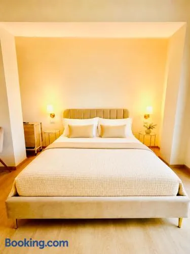 Le Charme Luxury Suite - Image 1