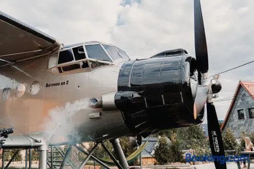 Antonov im Garten – Flugzeug-Ferienwohnung - Image 1