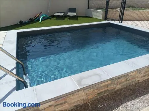 Studio et piscine au sel - Image 1