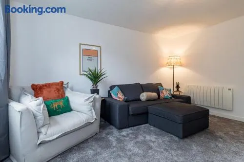 Countryside Stay Near JCB, Peaks & Alton Towers - Image 1