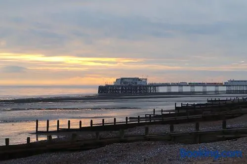 Central Worthing, seafront ,balcony flat - Image 1