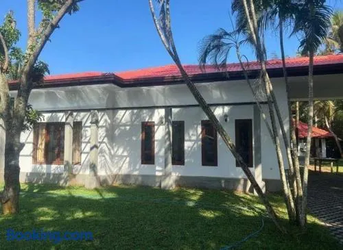 Villa Amaara - 5 Bedrooms, large pool, exclusive private property in Kalutara North - 100 metres from beach - Pro-rata Rates - Image 1