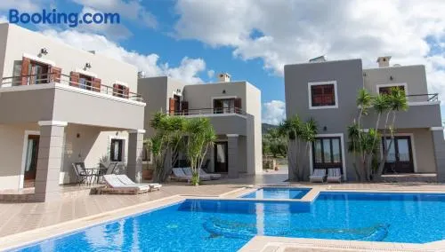 Nireides villas 'TOP DESTINATION' - Image 1