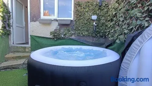 Cosy Hideaway with Hot Tub - Image 1