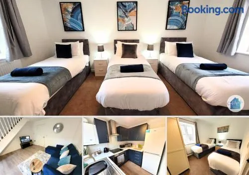 Hythe House - Stylish Stay for Families & Groups by Catchpole Stays - Image 1