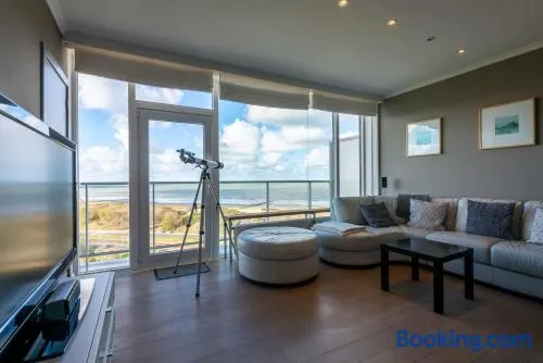 Panoramic & Modern apartment with sea view - Image 1