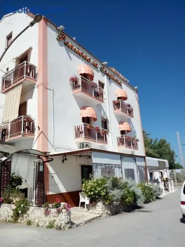 La Scogliera Bed & Breakfast - Image 1